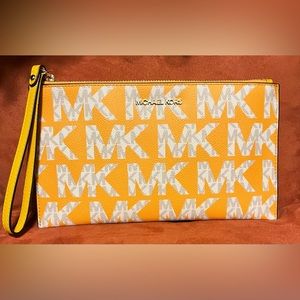 Michael Kors Jet Set Large Zip Clutch Wristlet Sun NWT